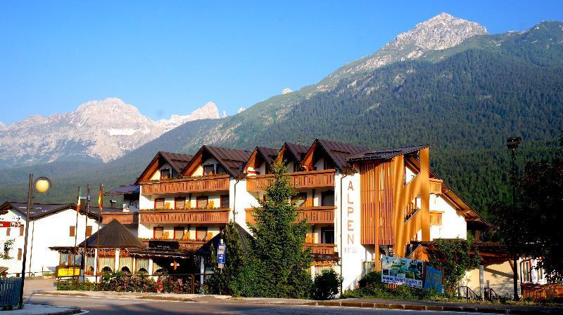 Hotel Alpen Andalo Eksteriør bilde