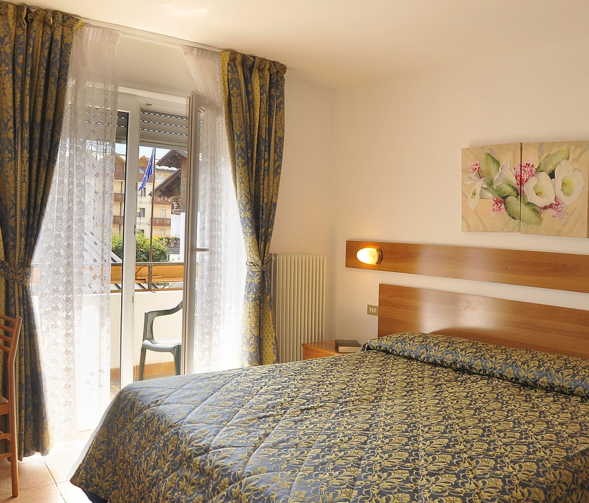 Hotel Alpen Andalo Eksteriør bilde