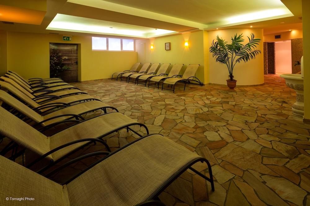 Hotel Alpen Andalo Eksteriør bilde