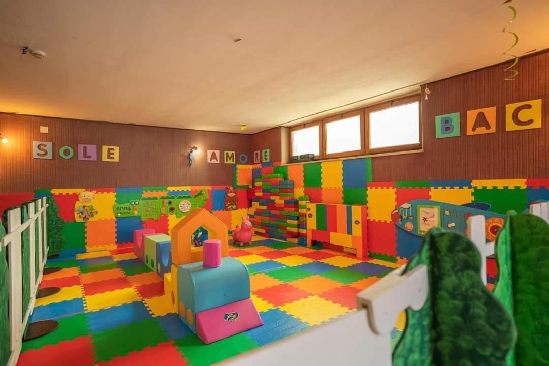 Hotel Alpen Andalo Eksteriør bilde